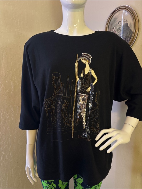 peter valentine Tops - Black Sequin Embellished Graphic Women's Sweatshirt